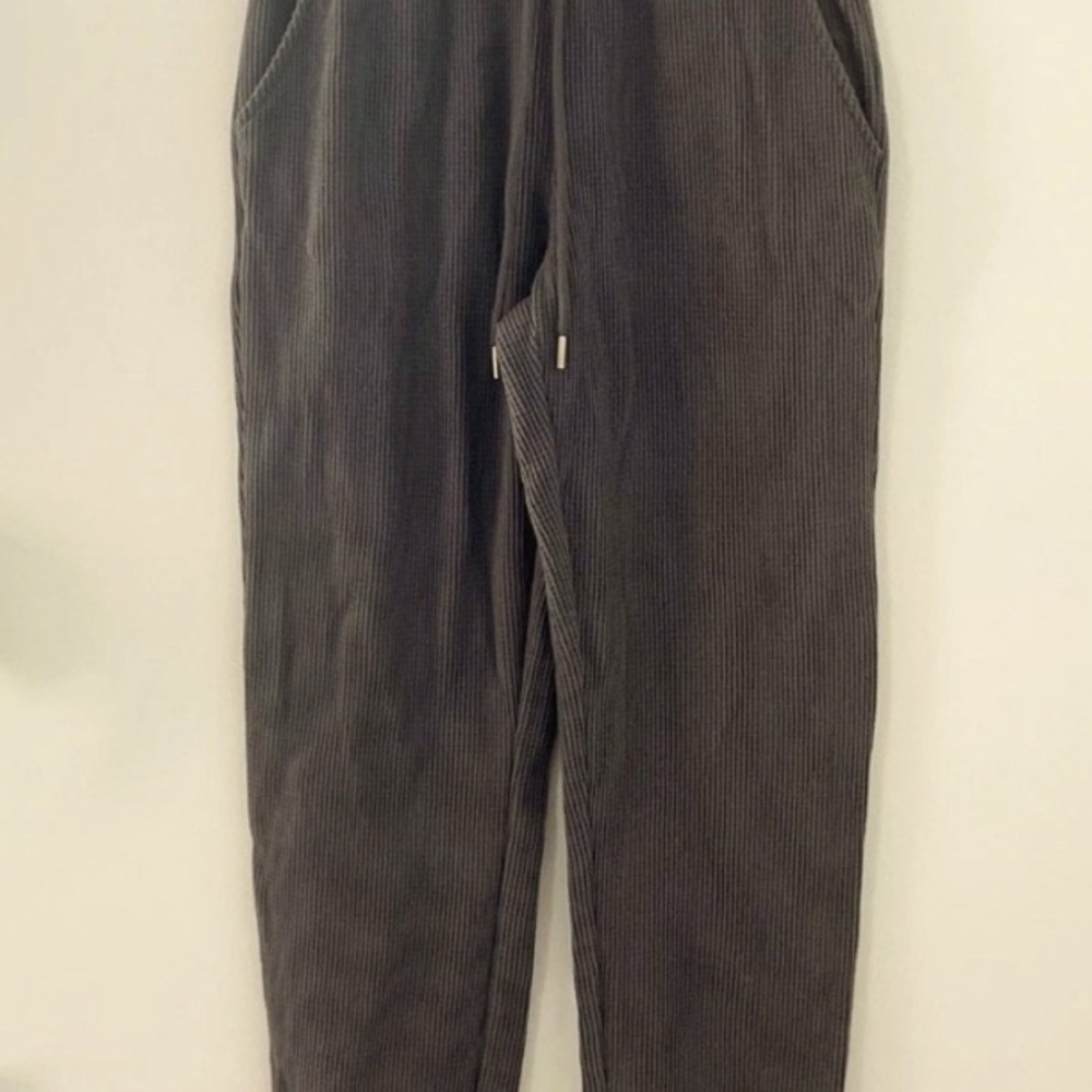 NWT-3XL Auden Soft Waffle Knit
Dark Grey butter, soft drawstring
Cuffed Ankles - Picture 9 of 9
